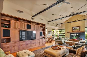 18595 Lomita Avenue Sonoma Livingroom media console